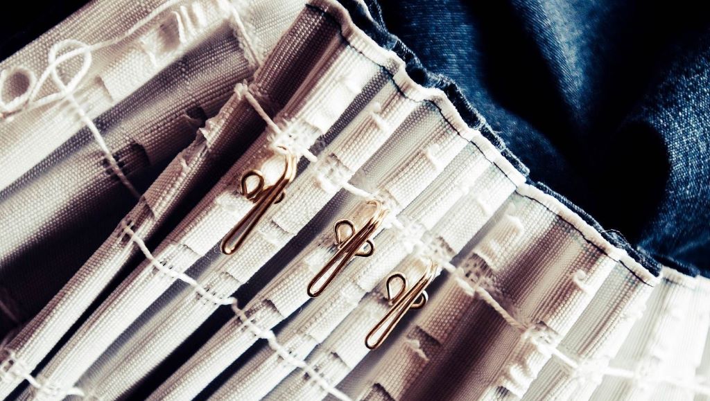 How to Hang Pencil Pleat Curtains
