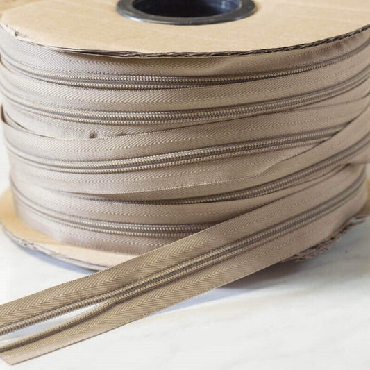 Continuous zip natural 6mm teeth on a roll