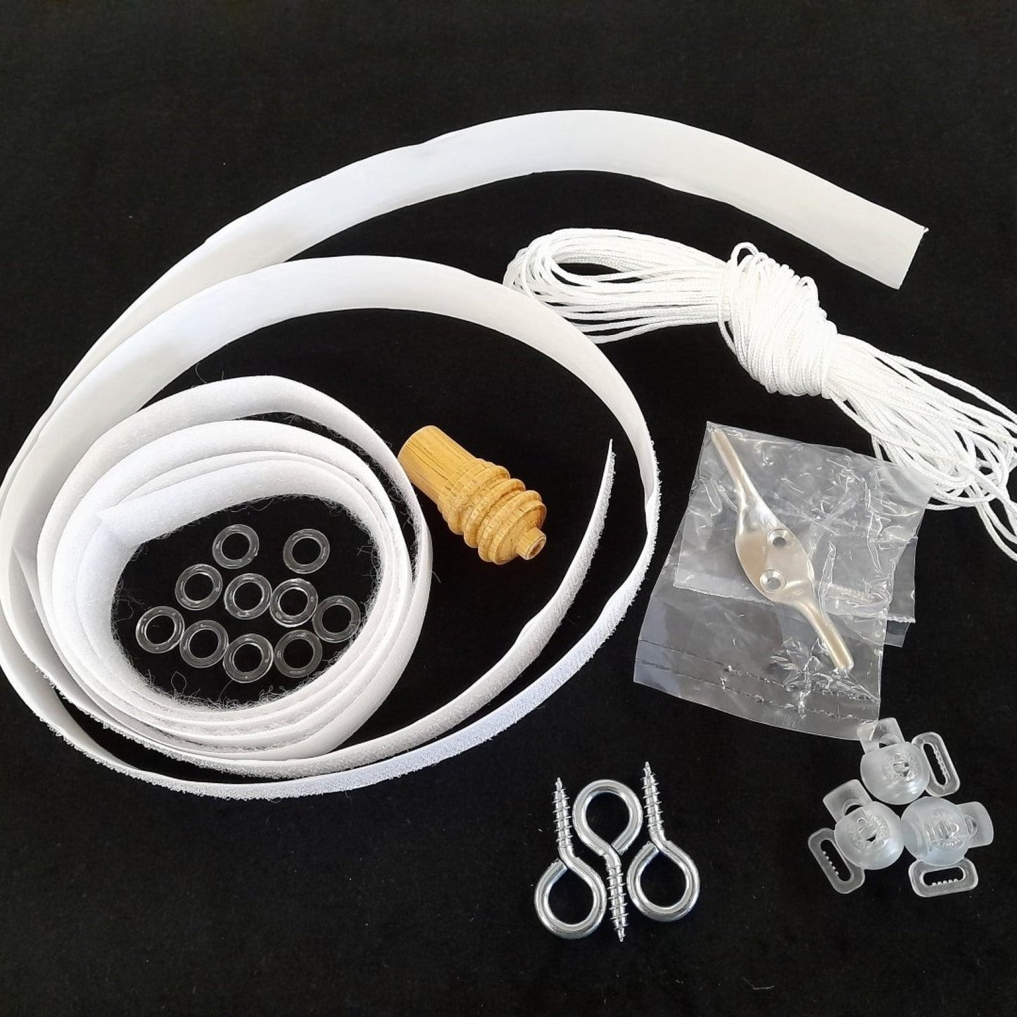 Contents of a roman blind kit for making a small roman blind