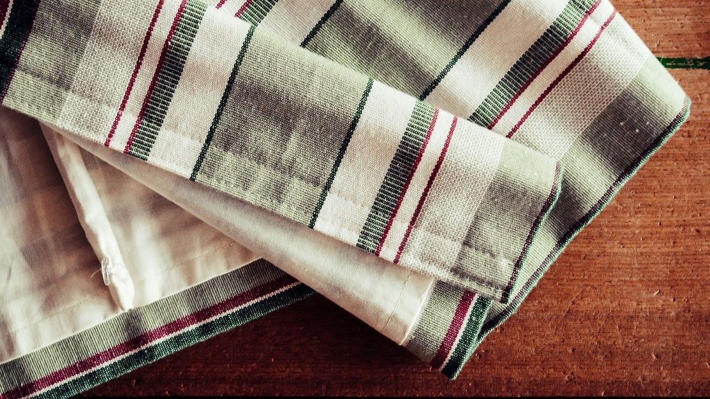 How to Calculate Fabric For A Roman Blind